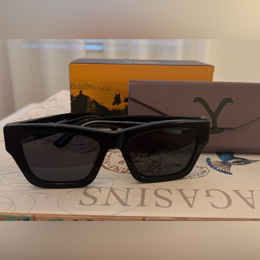 DIFF   Beth II Sunglasses